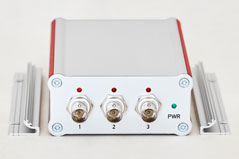 Front: Housing 3 channel BNC in