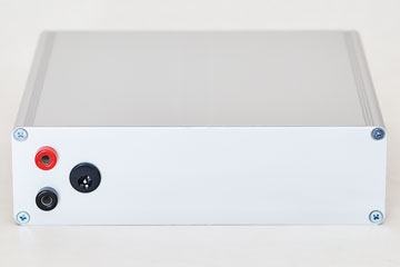 Rear: Housing 8 channel power supply